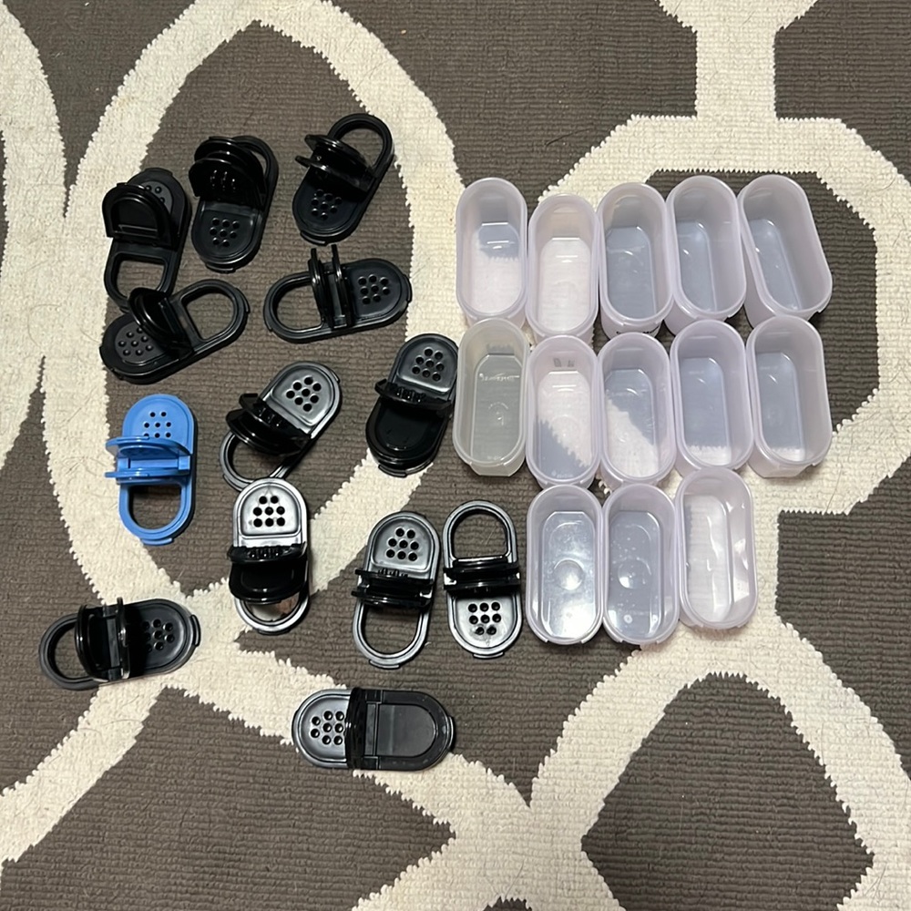 13 spice Tupperware shakers